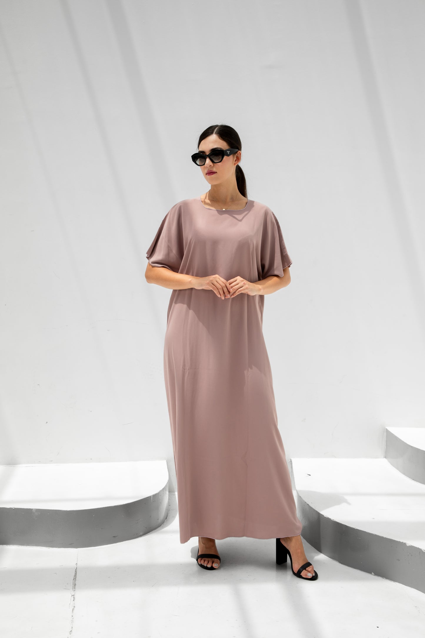 Amara Embroidered Mauve Abaya