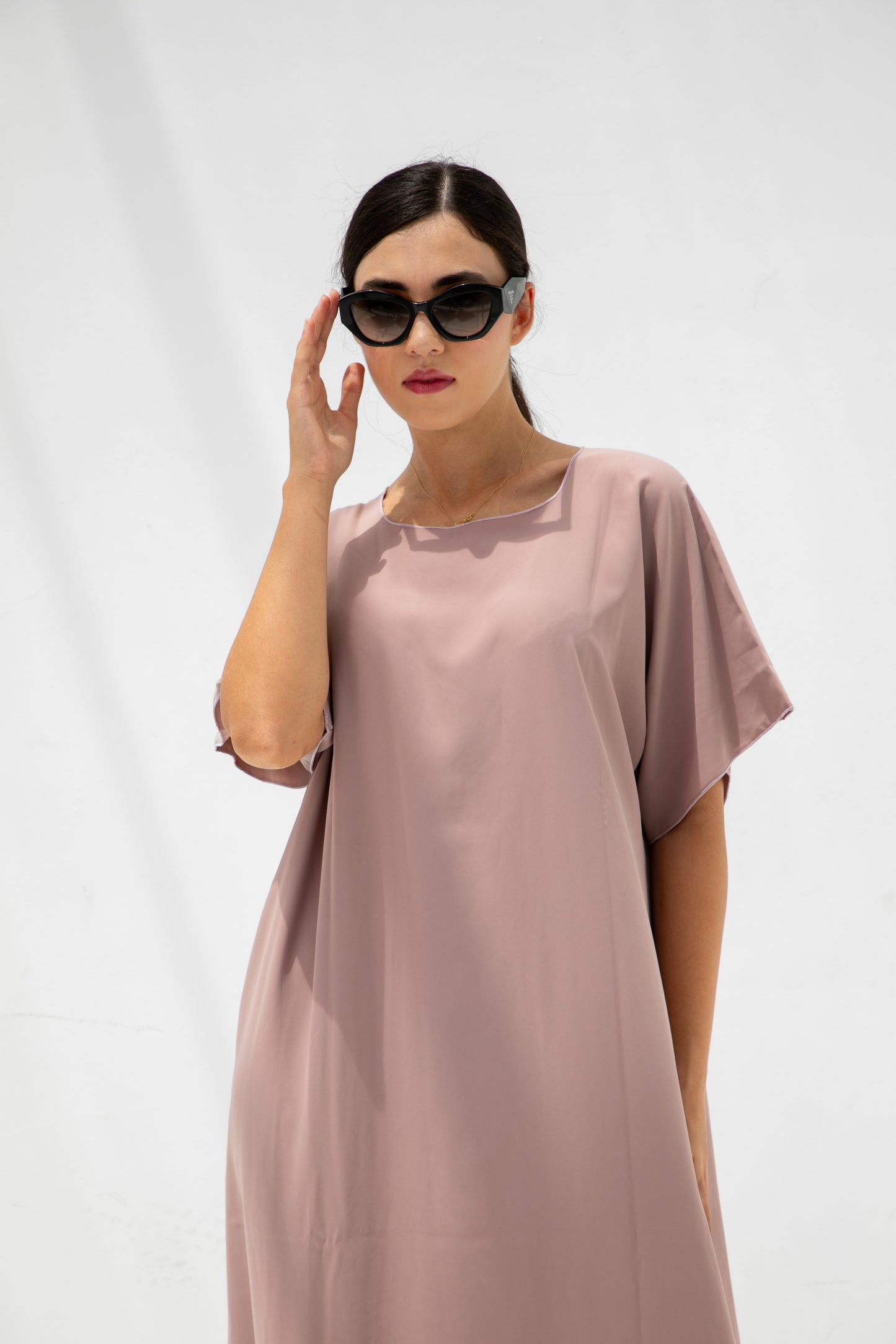 Amara Embroidered Mauve Abaya