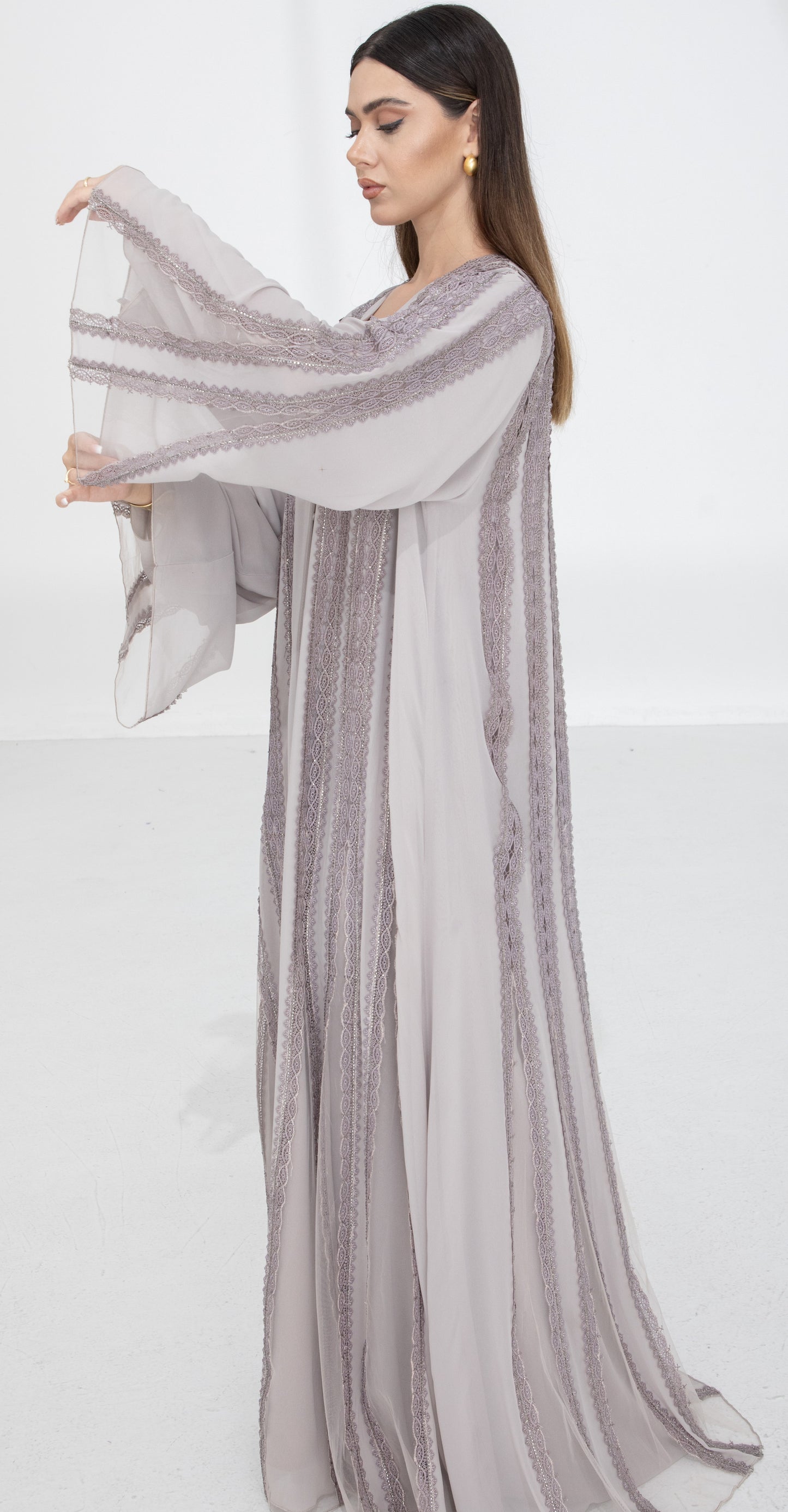 Grey Dantel Abaya