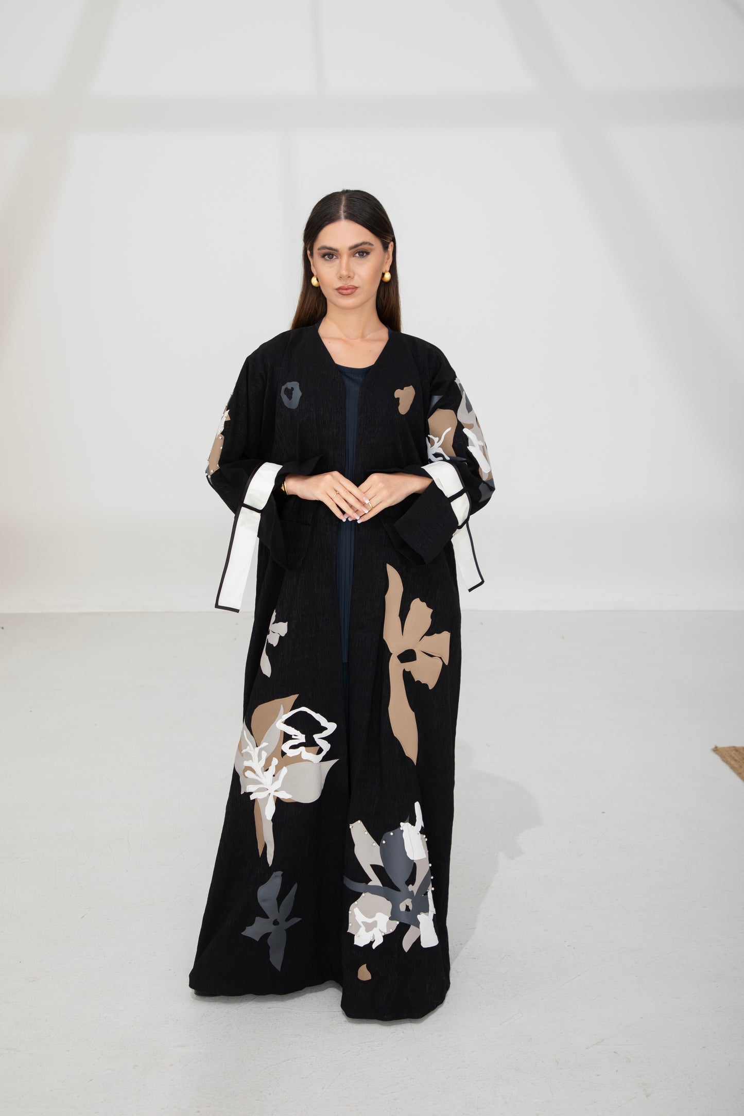 Monochrome Black Abaya