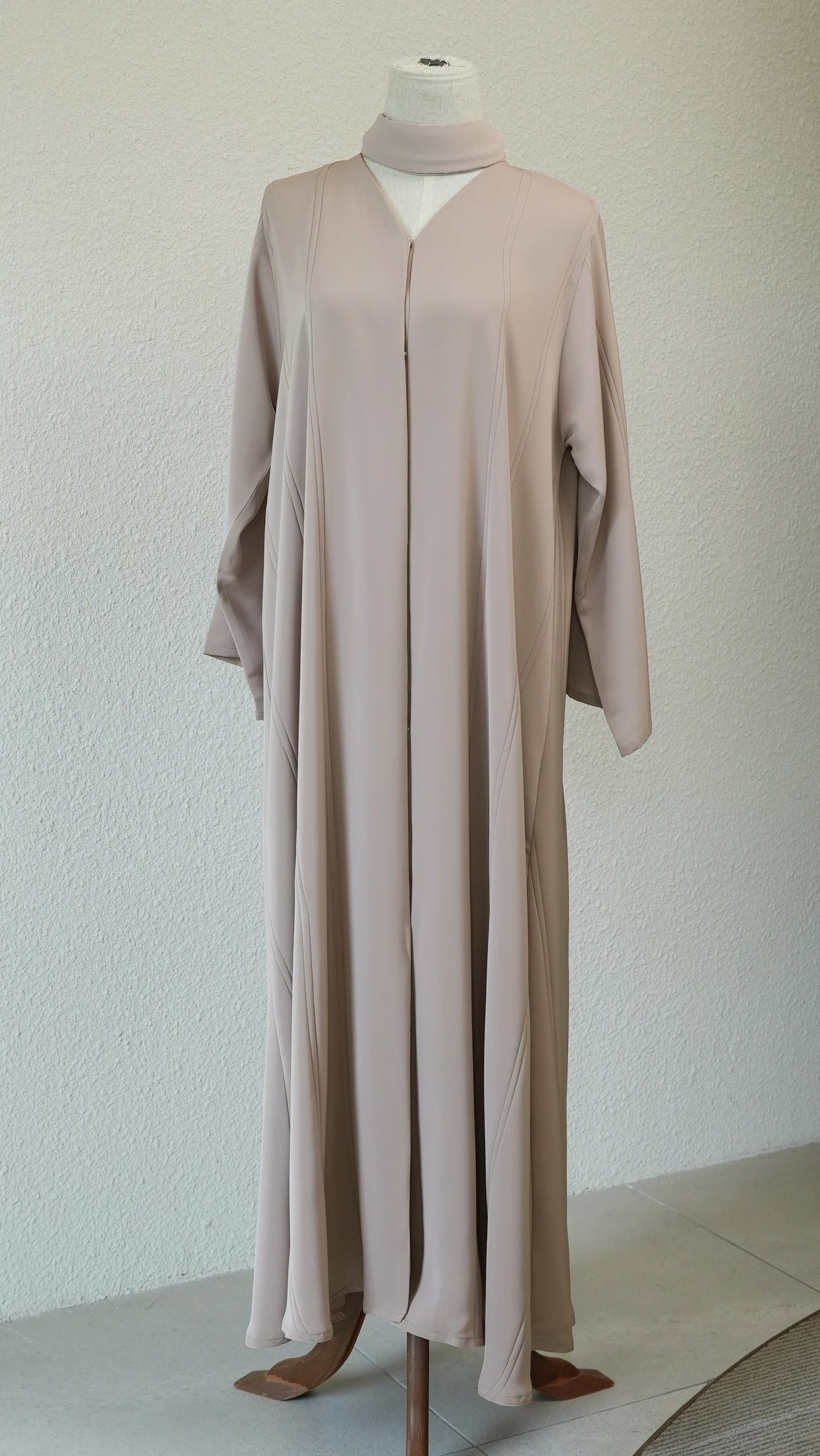 Nude Minimal Panel Abaya