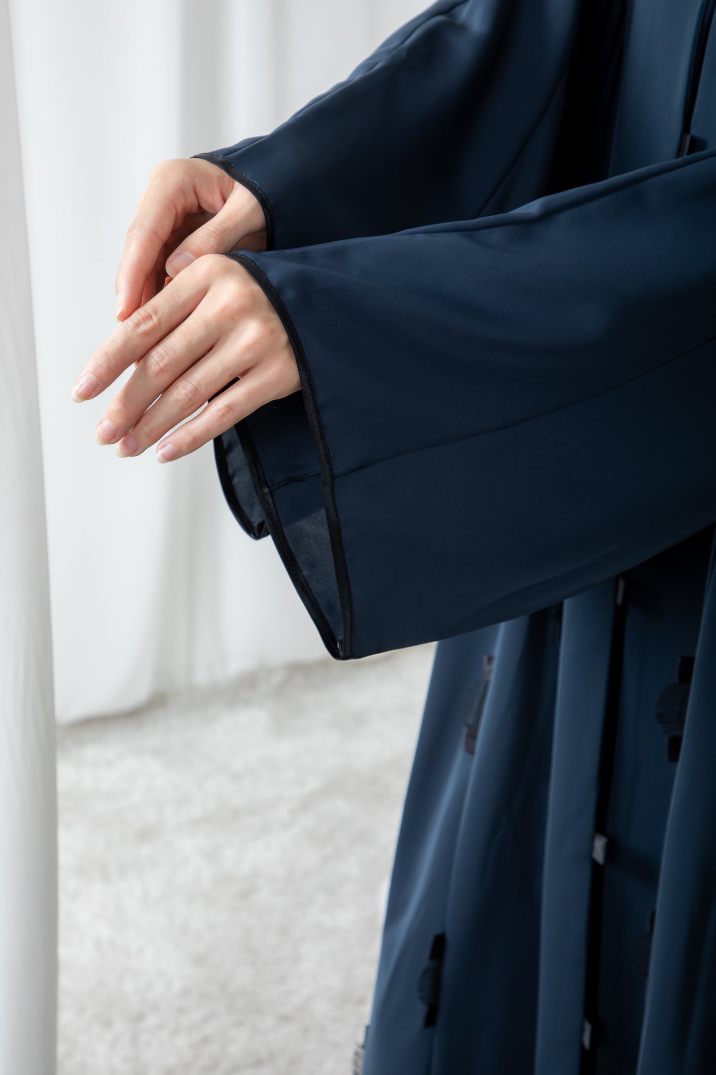 Navy Scalloped Abaya