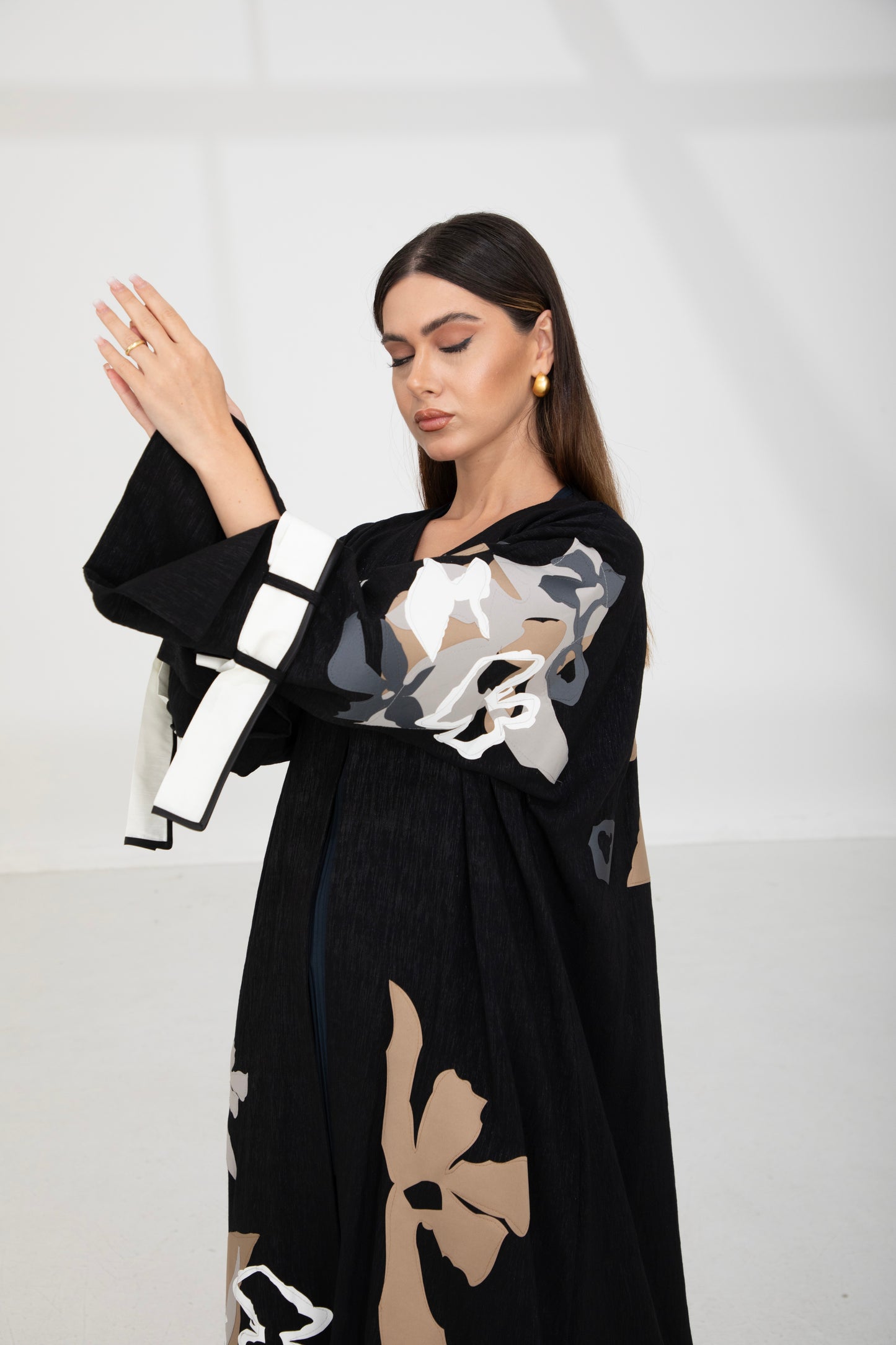 Monochrome Black Abaya