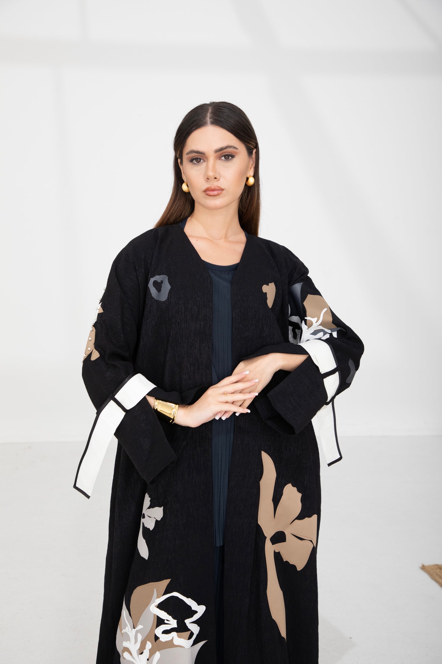 Monochrome Black Abaya