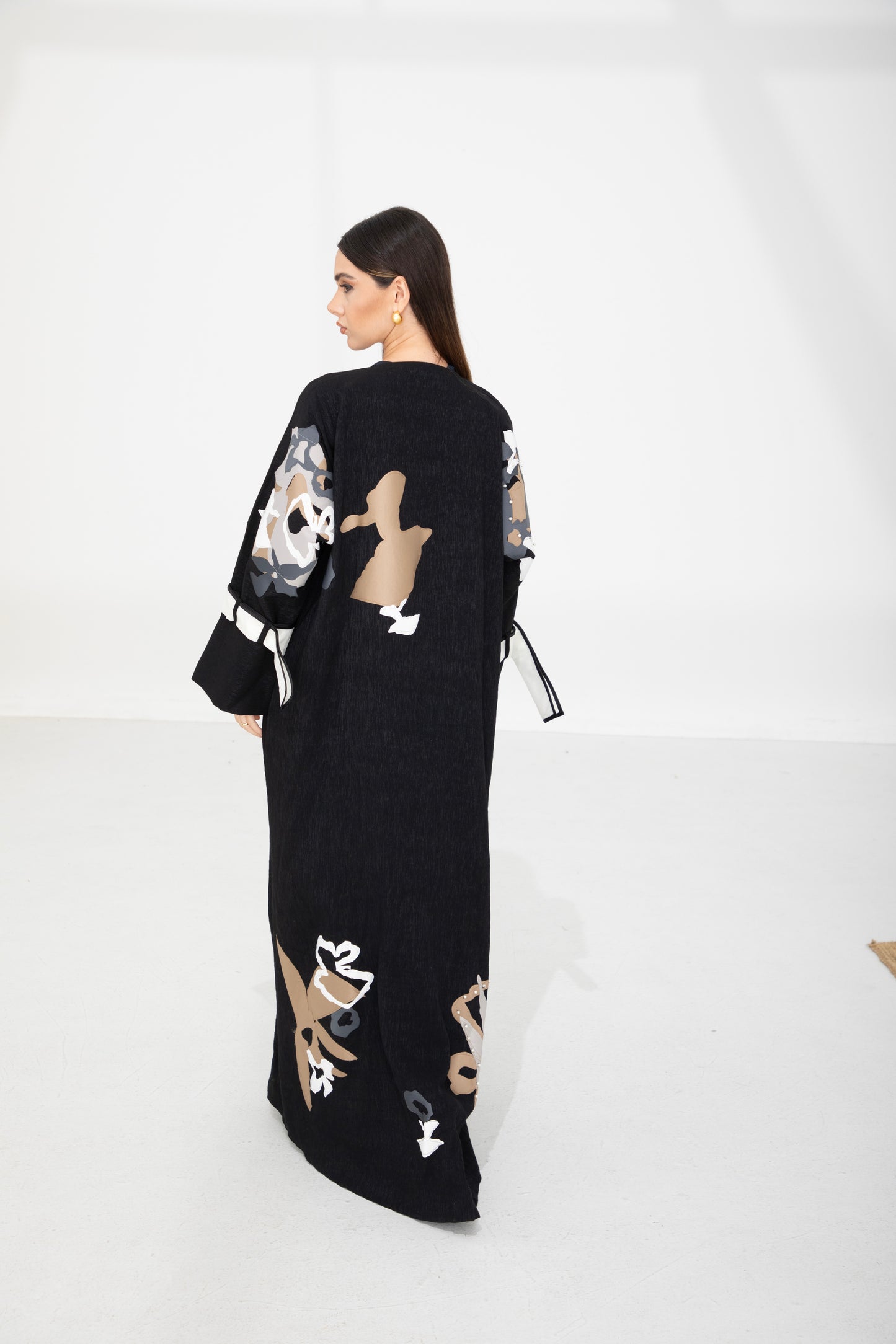 Monochrome Black Abaya